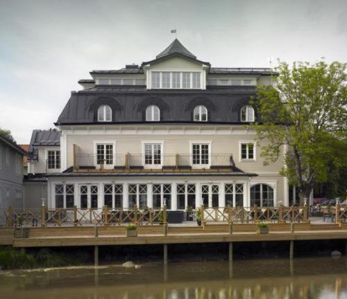 Atellet Hotell Norrtalje Exterior photo